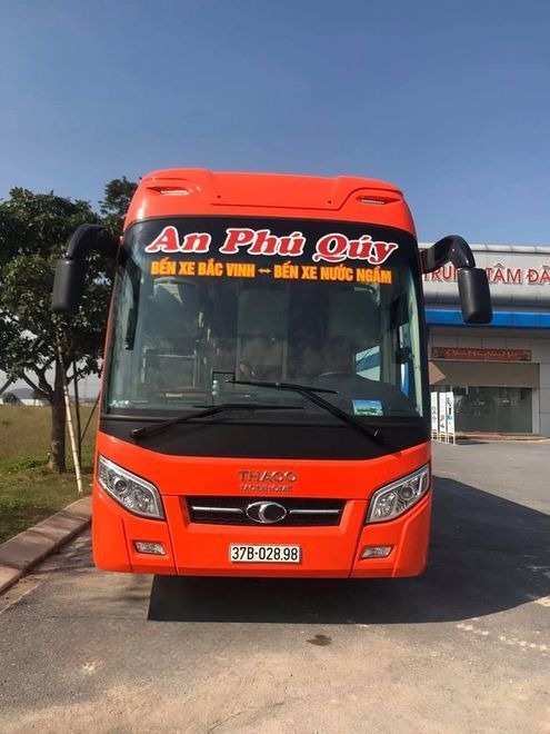 Xe An Phú Quý Mặt trước xe Limousine giường phòng 20 chỗ - WC