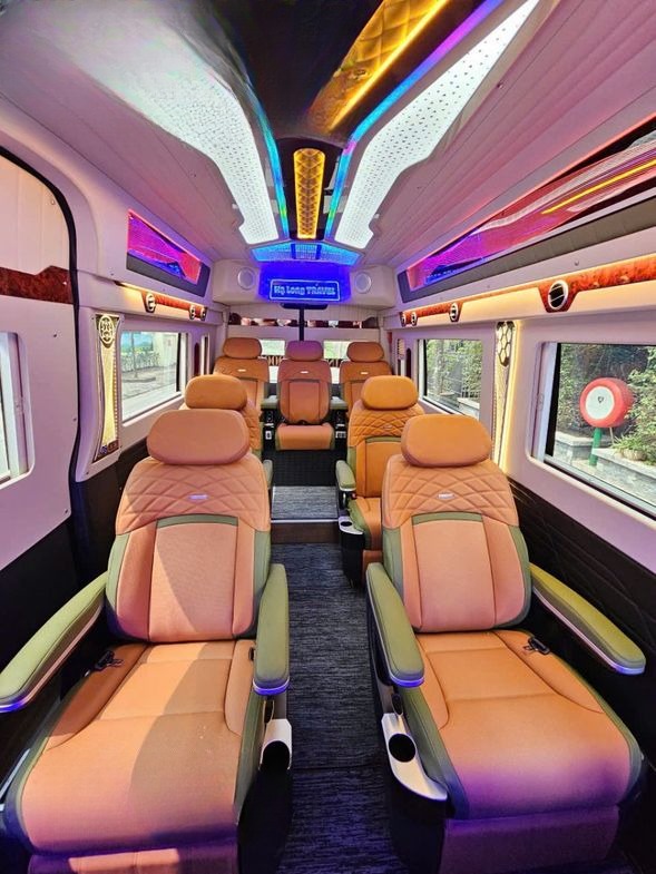 Xe Hạ Long Travel Limousine Tiện ích Nội thất Limousine 12 chỗ