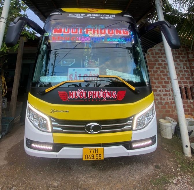 Xe Mười Phượng Mặt trước xe Limousine 24 Phòng Đôi