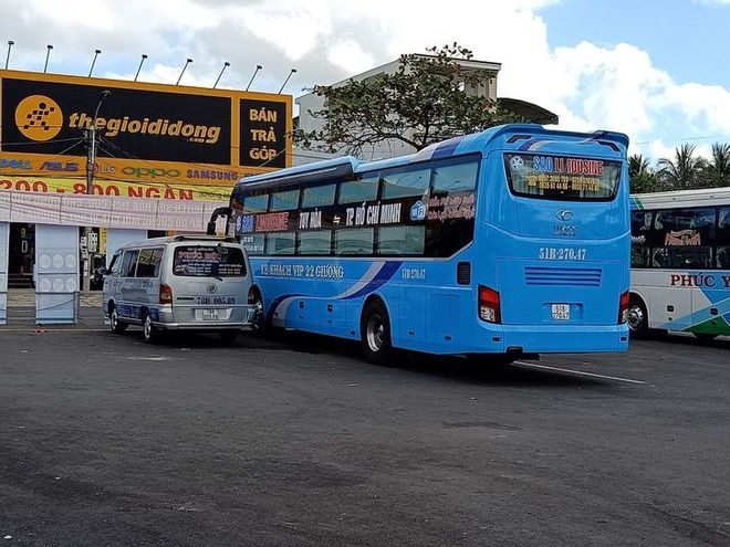 Xe Sao Limousine Mặt sau xe Limousine giường nằm 20 chỗ