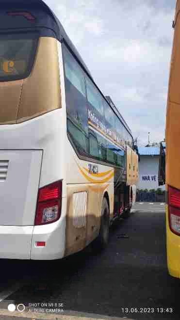 Xe Gia Phú - Gia Lai Mặt sau xe Bên hông xe Limousine 22 phòng