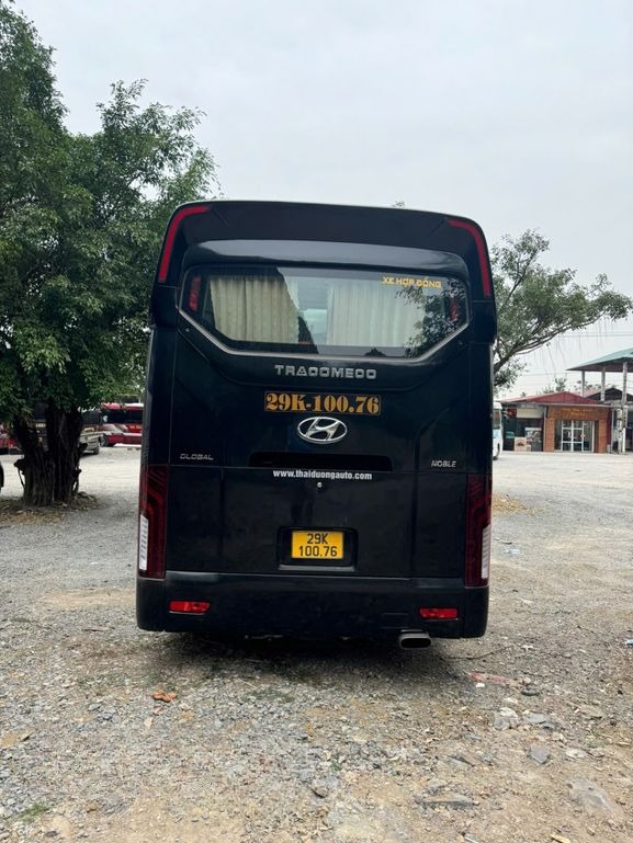 Xe Ninh Bình Excursion Transport Mặt sau xe 