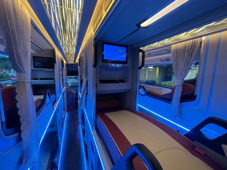 Xe Đình Nhân Giường nằm Nội thất Limousine 32 Phòng (Có Toilet)