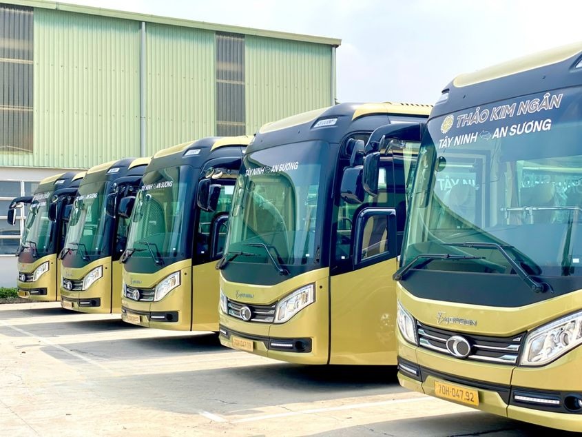 Xe Thảo Kim Ngân Mặt trước xe Bên hông xe Ghế ngồi 29 chỗ