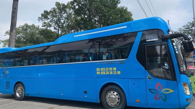 Xe Khải Nam Bên hông xe Ghế ngồi 27 chỗ