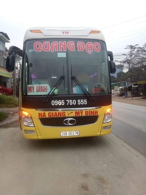 Xe Quang Đạo Mặt trước xe Giường nằm 44 chỗ
