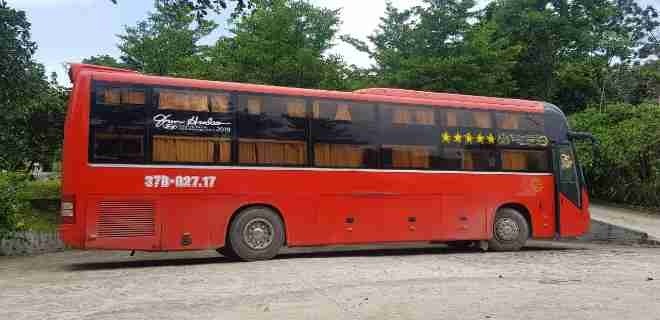 Xe Hoàng Long Hải Vân  Bên hông xe Giường nằm 40 chỗ