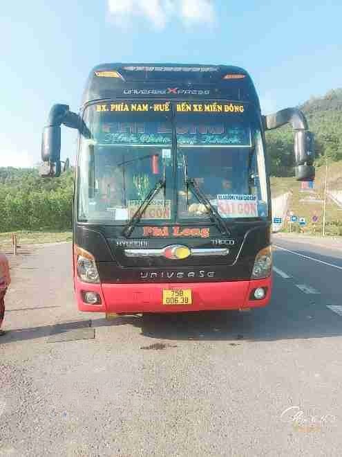 Xe Phi Long (Bảo Trân) Mặt trước xe Giường nằm 43 chỗ