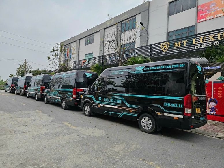 Xe Thời Đại 4.0 Limousine Bên hông xe 