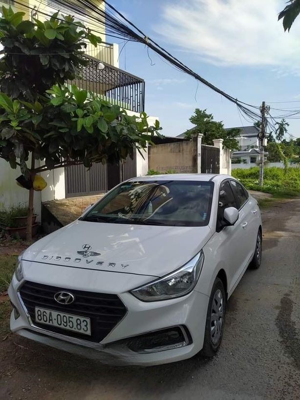 Xe Thiên Ân (Bình Thuận) Bên hông xe Ghế ngồi 4 chỗ 