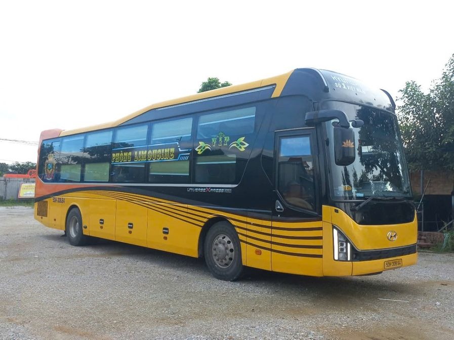 Xe SaPa Explore Mặt trước xe Limousine giường phòng 24 chỗ