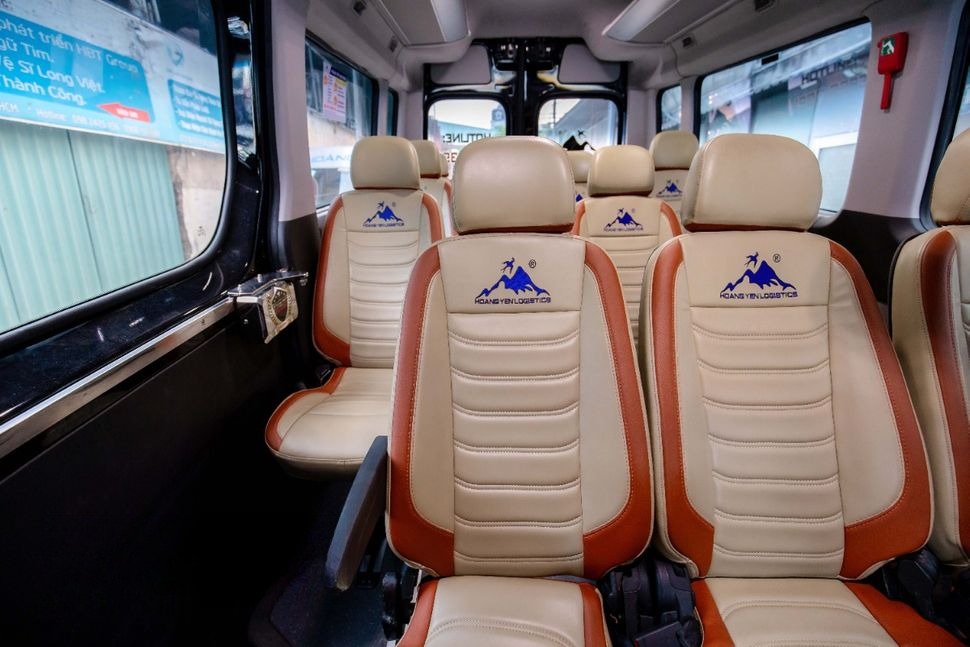 Xe Hoàng Yến Logistics Ghế ngồi Nội thất Limousine 11 chỗ
