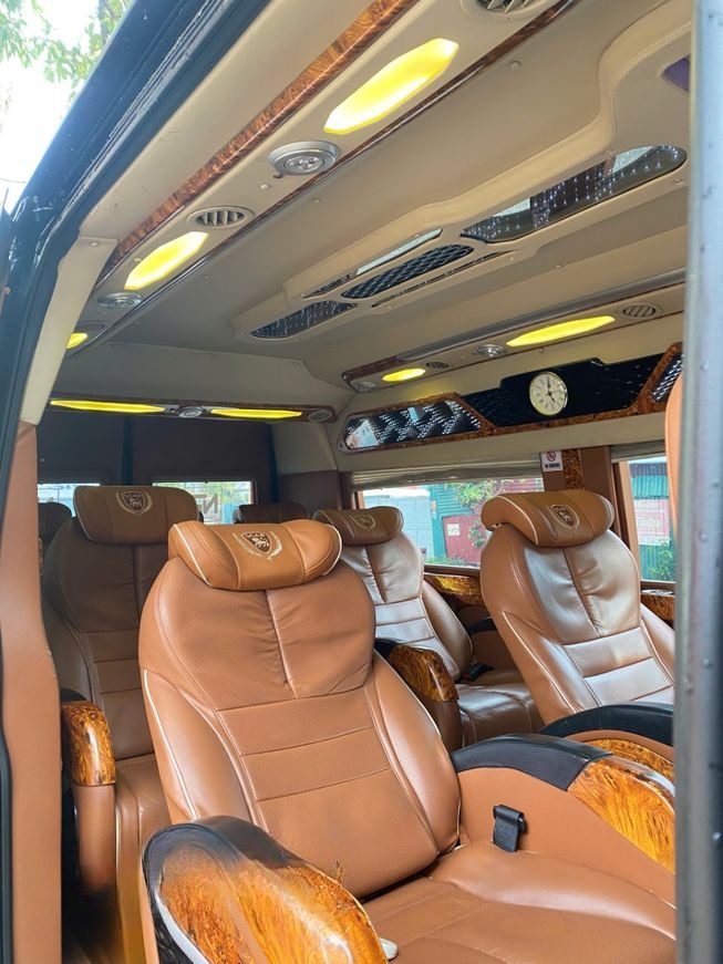 Xe Hoàng Hải Limousine VIP Ghế ngồi Tiện ích Nội thất Limousine 9 chỗ
