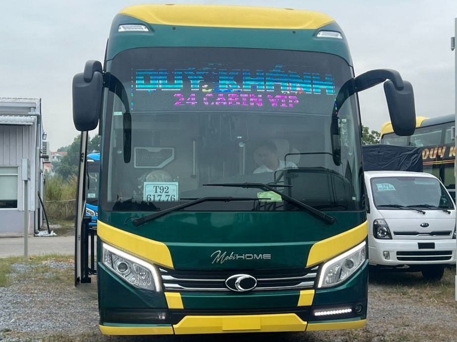Xe Duy Khánh Limousine Mặt trước xe Limousine giường phòng 24 chỗ