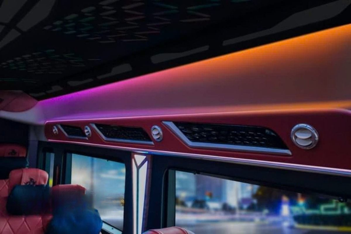 Xe Thái Sơn Tiện ích Nội thất Limousine 12 chỗ Massage