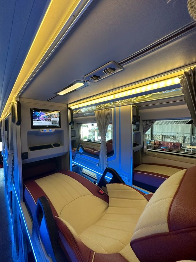 Xe Sáu Bản Tiện ích Nội thất Giường nằm Limousine giường nằm 34 chỗ