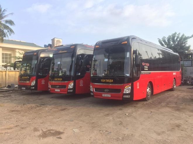 Xe Vân Thuận Mặt trước xe Bên hông xe Giường nằm 45 chỗ