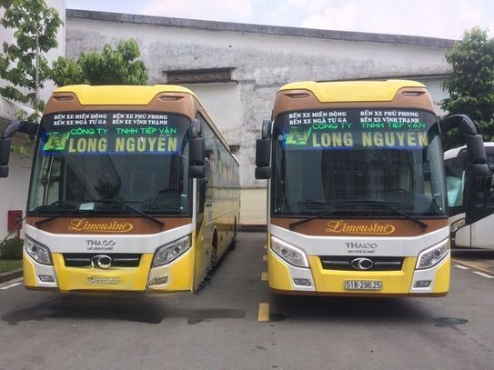Xe Long Nguyễn Mặt trước xe Limousine Giường nằm 34 phòng