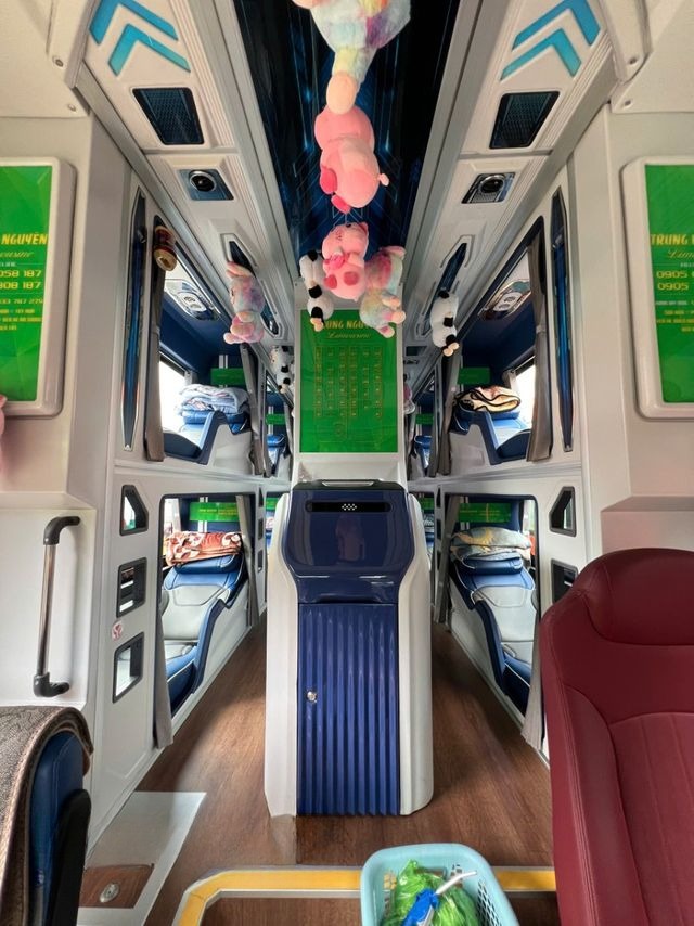 Xe Trung Nguyên Nội thất Limousine 34 phòng