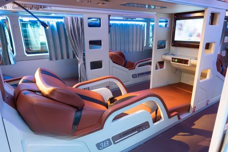 Xe Lovabus Giường nằm Nội thất Limousine giường phòng 33 chỗ