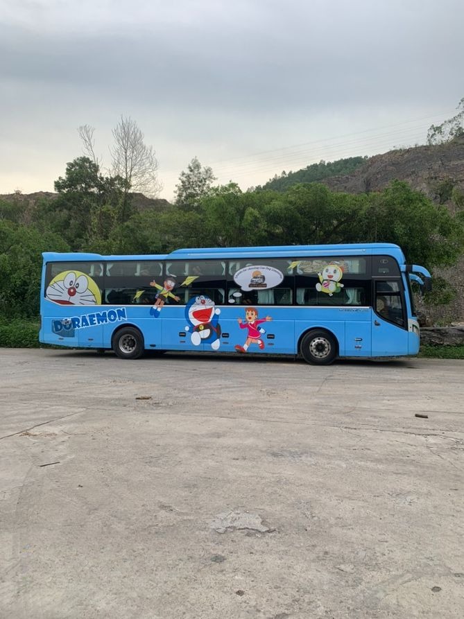 Xe Cửa Ông Limousine Bên hông xe Limousine giường nằm 34 chỗ