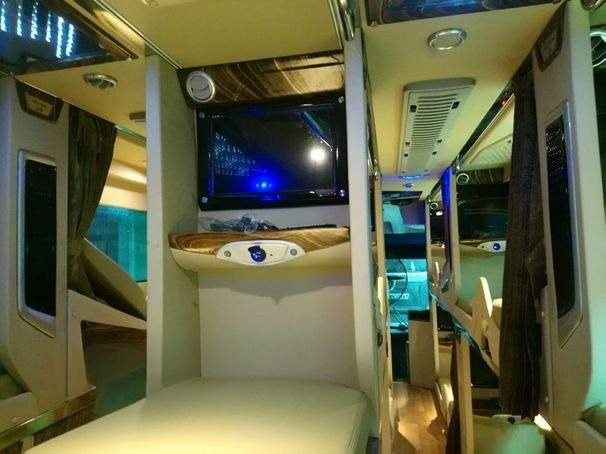 Xe Quang Tuyến Tiện ích Limousine 32 Giường VIP