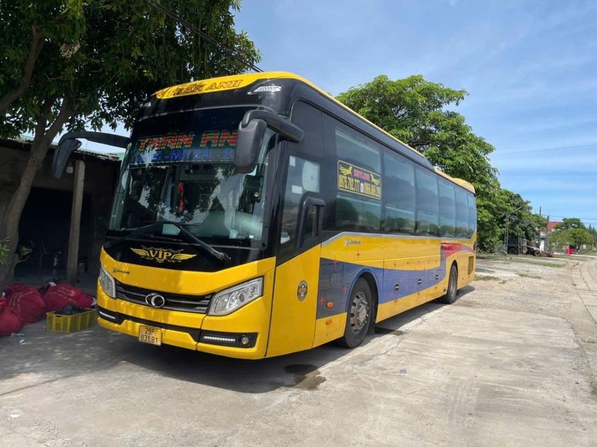 Xe Lovabus Mặt trước xe Bên hông xe Limousine 22 phòng (Ghép)