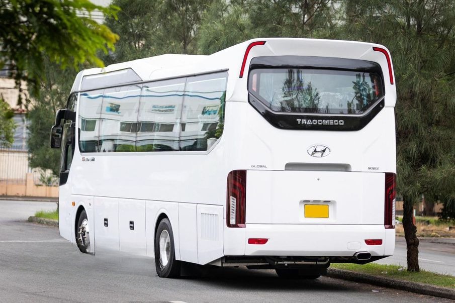 Xe Tuấn Nga (Kiên Giang) Mặt sau xe Bên hông xe Ghế ngồi 28 chỗ
