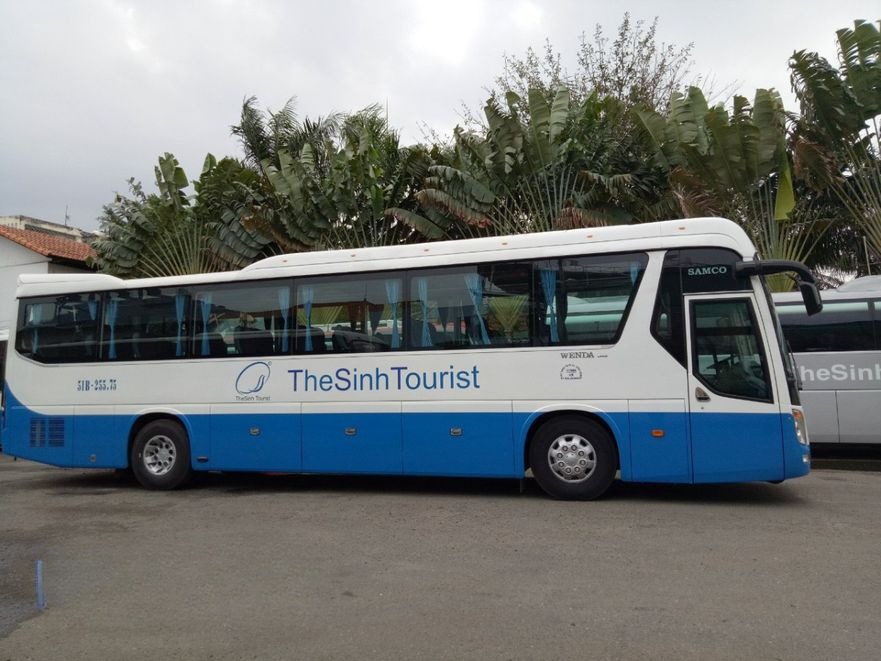 Xe TheSinhTourist (Sinh Cafe) Mặt trước xe Bên hông xe Ghế ngồi 40 chỗ