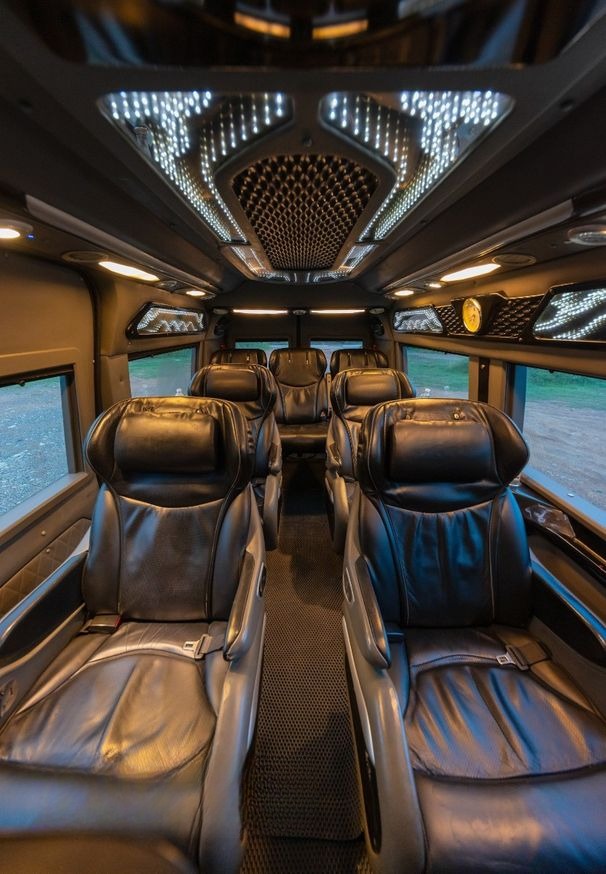 Xe Ninh Bình Travel Nội thất Limousine 9 chỗ