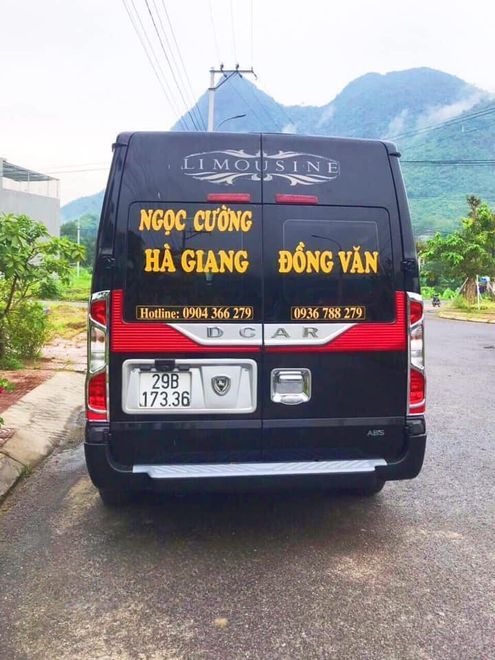Xe Ngọc Cường Mặt sau xe Limousine 9 chỗ 