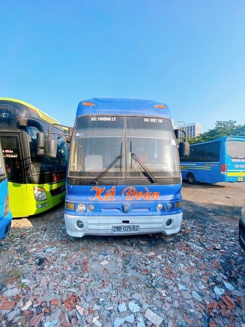 Xe Kết Đoàn Mặt trước xe Ghế ngồi 29 chỗ