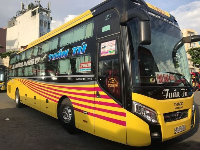 Xe Tuấn Tú Mặt trước xe 