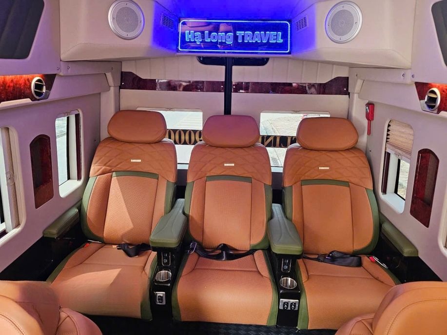 Xe Hạ Long Travel Limousine Tiện ích Nội thất 