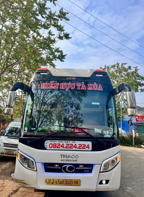 Xe Hiền Hựu Mặt trước xe Limousine cabin 22 chỗ