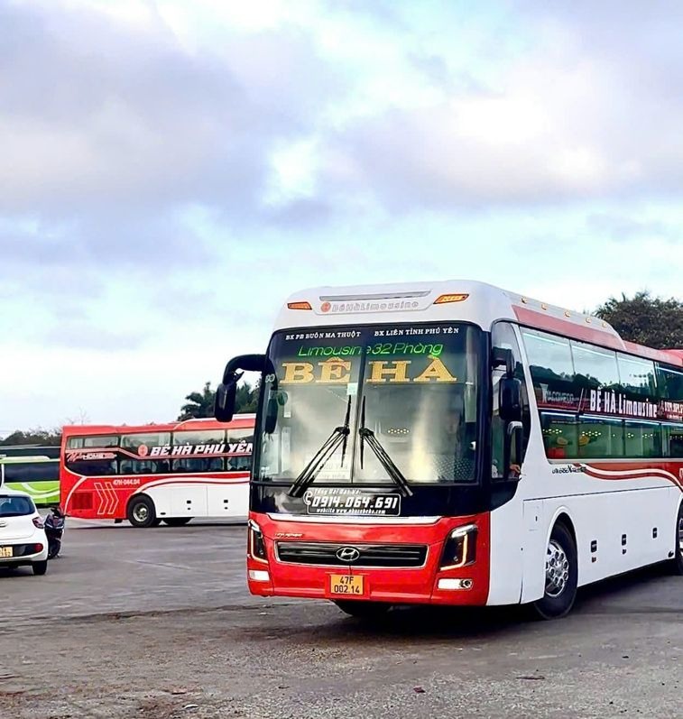 Xe Bê Hà (Phú Yên) Mặt trước xe Limousine 32 phòng