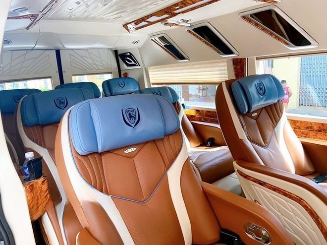 Xe Minh Long Limousine Nội thất Limousine 9 chỗ 