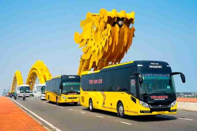Xe Tân Kim Chi Mặt trước xe Limousine giường phòng 24 chỗ (CABIN ĐÔI)