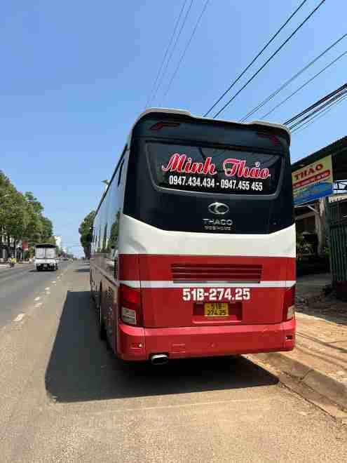 Xe Quý Thảo (Bình Định) Mặt sau xe Giường nằm 40 chỗ