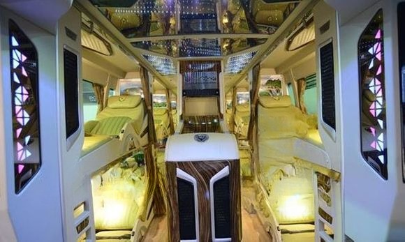 Xe Trà Lan Viên Giường nằm Nội thất Limousine 30 Phòng (WC)