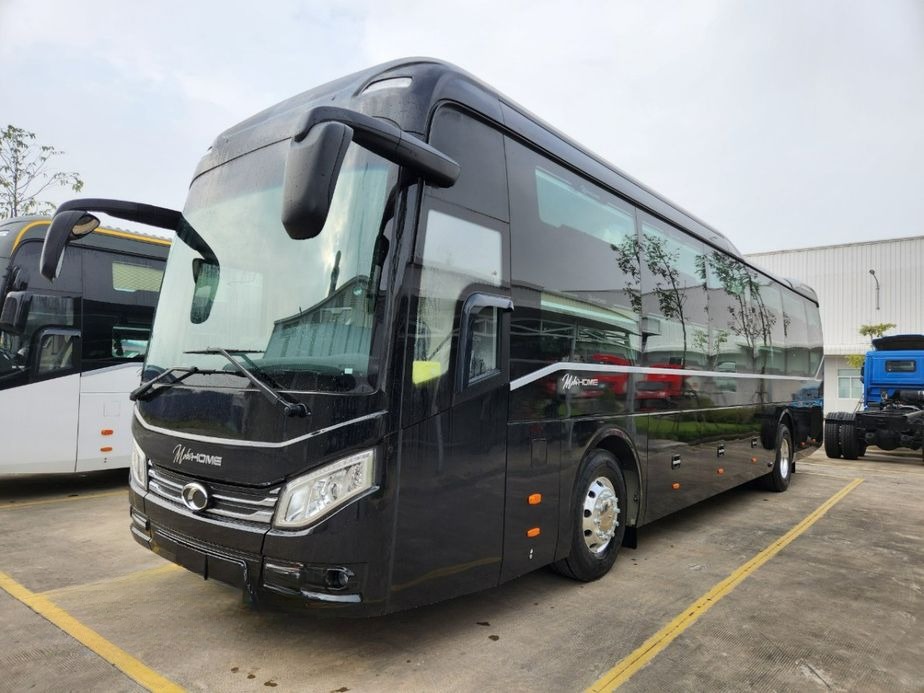 Xe Hùng Cúc Bên hông xe Limousine 22 phòng