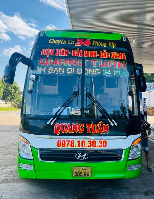 Xe Quang Tuấn (Điện Biên) Mặt trước xe Limousine giường nằm 34 chỗ
