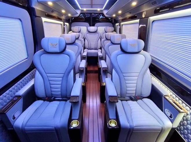 Xe Lovabus Ghế ngồi Tiện ích Nội thất Limousine 11 chỗ