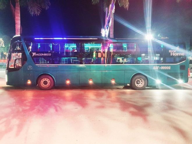 Xe Thành Đào Bên hông xe Giường nằm 40 chỗ