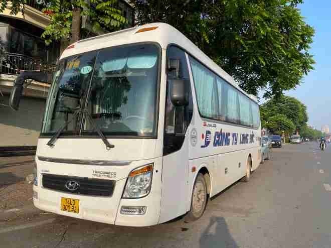 Xe Apec Travel Bên hông xe Ghế ngồi 29 chỗ