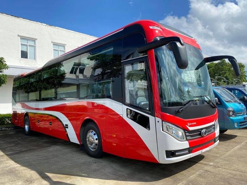 Xe Cẩm Vân Mặt trước xe Bên hông xe Limousine 22 phòng