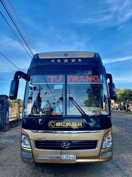 Xe Tư Trang Mặt trước xe Giường nằm 41 chỗ