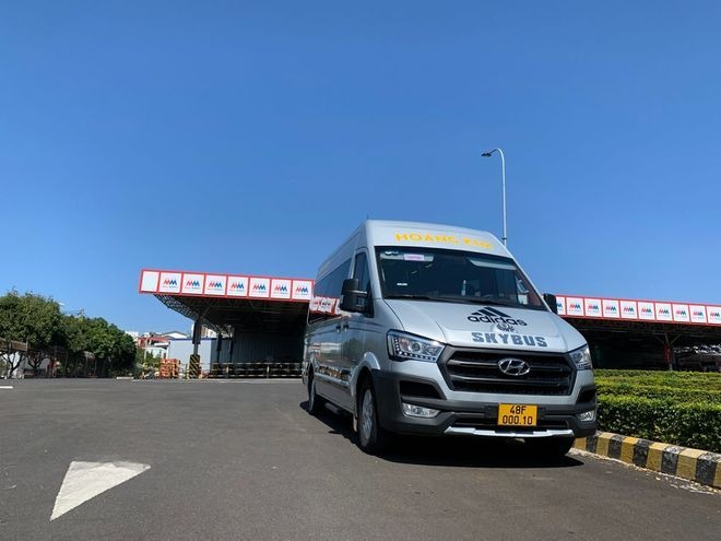 Xe Hoàng Kim - Đắk Nông Mặt trước xe Limousine 11 chỗ