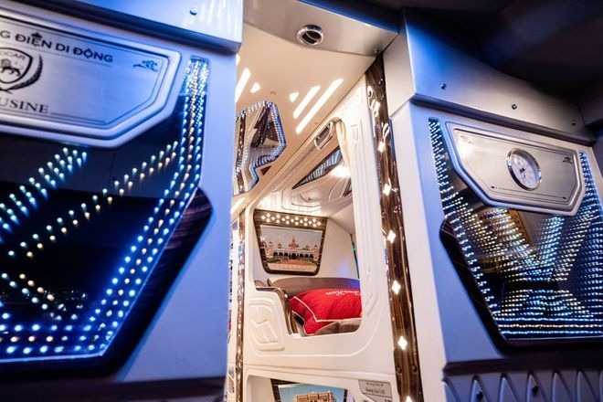 Xe Đức Lan Giường nằm Tiện ích Nội thất Limousine 20 phòng VIP (WC)