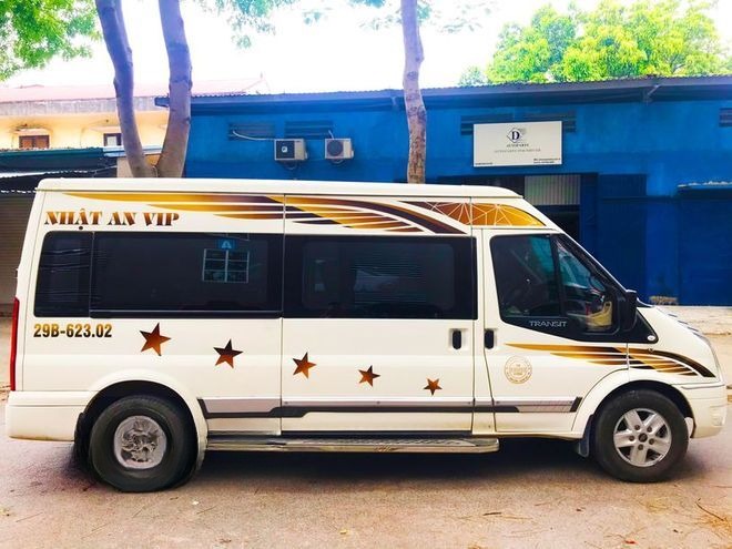 Xe Nhật An Limousine Bên hông xe Limousine 9 chỗ
